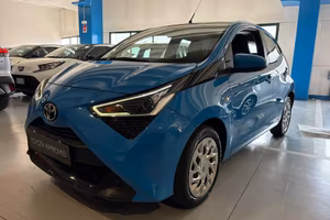 Toyota Aygo 5p 1.0 x-business m-mt 72cv