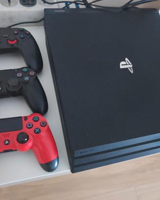 Play station 4 + 3 joystick + 3 giochi