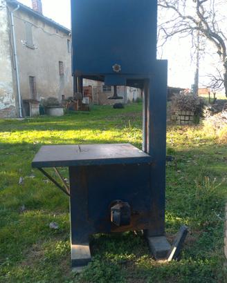 Sega taglia legna
