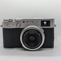 NUOVA Fujifilm X100V colore argento 2.000 scatti