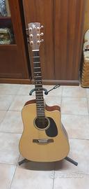 chitarra acustica  preamplificata