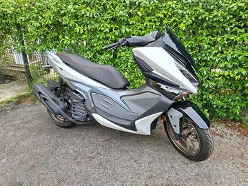 MALAGUTI MADISON 125cc WHITE LIQUID COOLED