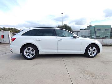 Audi A4 Avant 30 TDI S Tronic