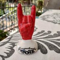 Mano portafortuna in ceramica