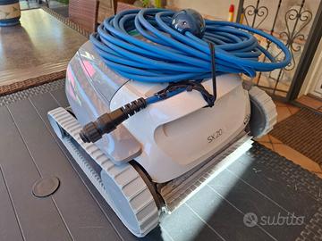 Robot per piacina Maytronics.