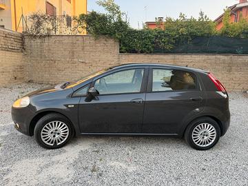 Fiat Grande Punto 1.3 Mjt 5 p - Neopatentati