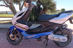 Yamaha Aerox 50 2 Tempi livrea bianco/blu