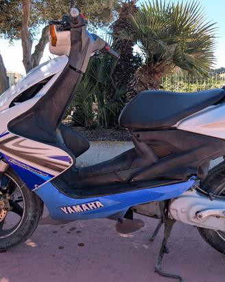 Yamaha Aerox 50 2 Tempi livrea bianco/blu