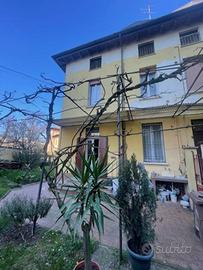 Casa indipendente di 263 m² con 4 locali e box aut