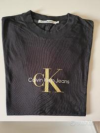 t. shirt Calvin  Klein 