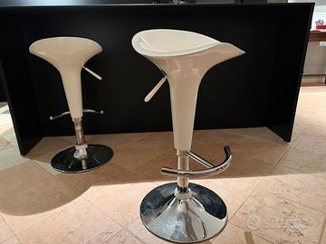 Sgabelli design regolabili bianchi – set 2 pezzi
