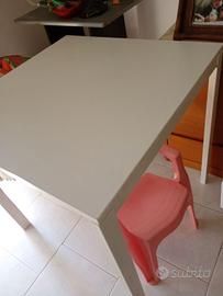 Tavolo bianco