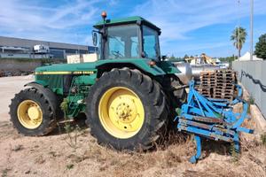 TRATTORE AGRICOLO
