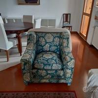 Divano e due poltrone vintage, pezzi unici.