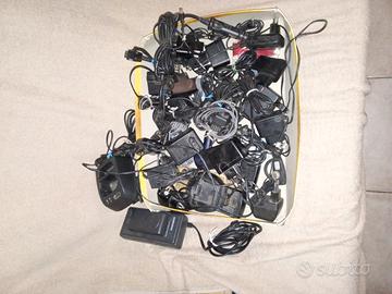 poco più di 30 cellulari usati dì vari anni fermi 