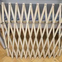 Barriera estensibile di sicurezza in legno