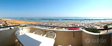 Direttamente sulla spiaggia fronte mare