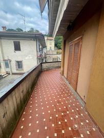 TRILOCALE CON TERRAZZO NEL CENTRO DI ADRO
