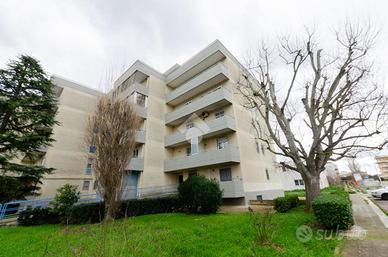 3 LOCALI A GIOIA DEL COLLE