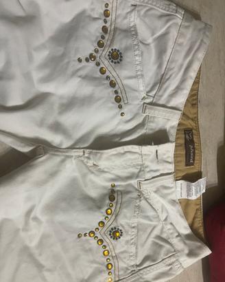 Pantalone di jeans bianco.