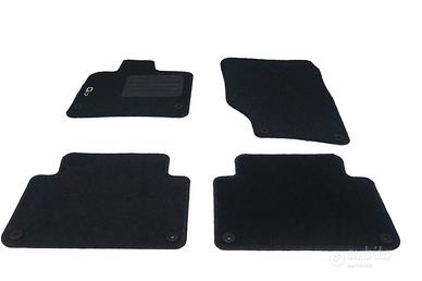 Tappeti in moquette AUDI Q7 (serie 1) con 8 fermi 