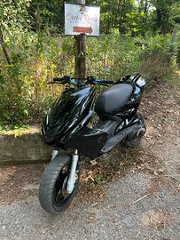 Aerox 50 con libretto piccolo