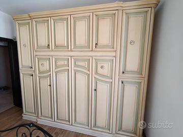 Armadio legno decapato