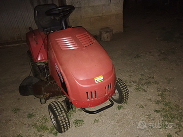 Trattorino tagliaerba castelgarden