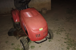 Trattorino tagliaerba castelgarden