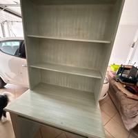 Scrivania con libreria color verde acqua