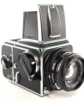 Hasselblad 500C/M + 80/2.8 T* + Mag.A12 + Pozzetto