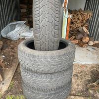 Gomme 215/50 R18
