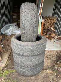Gomme 215/50 R18