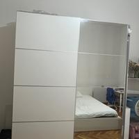Armadio Ikea ante scorrevoli.