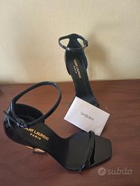 Sandali Saint Laurent Opyum con tacco YSL dorato
