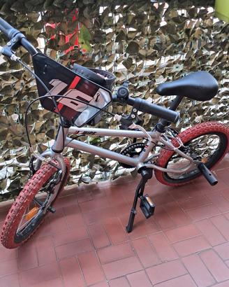Bicicletta modello BMX 16"