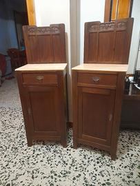 coppia di antichi comodini