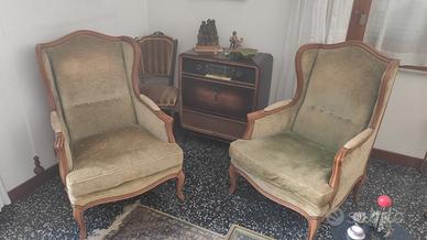 coppia di poltrone e divano barocco piemontese