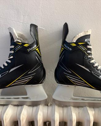 Pattini da ghiaccio uomo hokey leggi