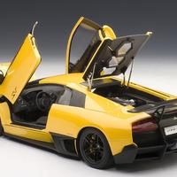 Lamborghini Murcielago LP670-4 SV 1/18 Autoart