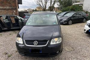 Volkswagen Touran 1.6 16V FSI Highline