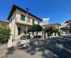 Castiglioncello, 100 m dal mare, giardino privato