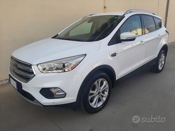 Ford Kuga 1.5 TDCI 120 CV 2WD Powershift Edition