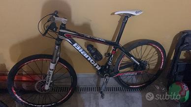 Bicicletta bianchi carbonio