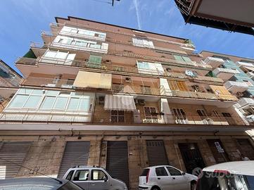 3 LOCALI A NAPOLI