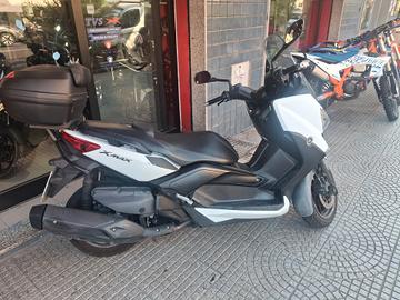Yamaha X-Max 400 Scooter