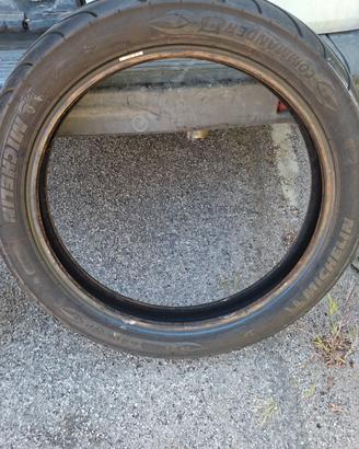 Gomme moto