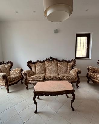 Salotto d’epoca in Legno Intagliato e velluto