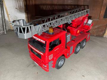 Bruder camion dei pompieri MAN