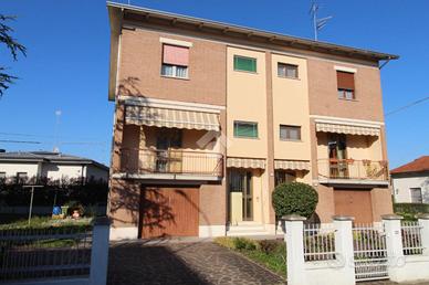 CASA SEMINDIPENDENTE A BAGNOLO IN PIANO